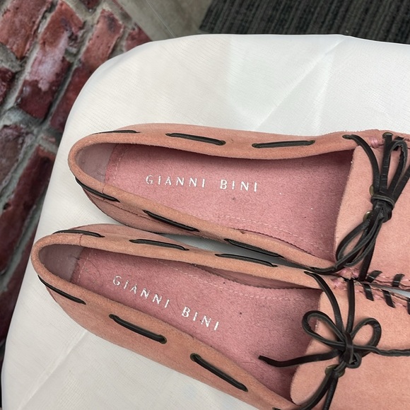Gianni Bini Pink Suede Moccasin/Slip on Loafers Size 7.5 - Picture 2 of 10